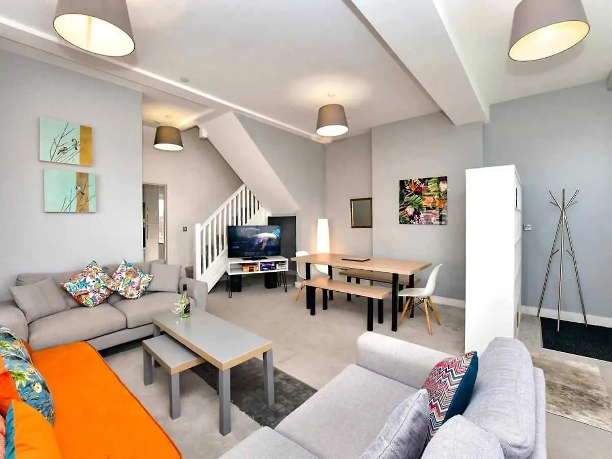 Cohost Partners Spacious 3 Bed Retreat Cardiff 0*,
